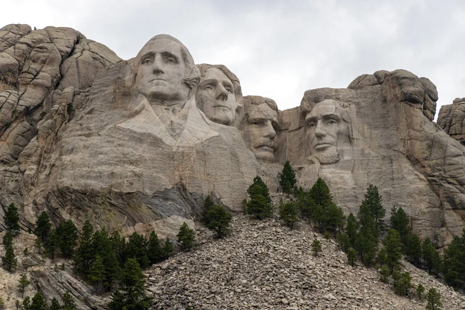 Gowon Hails Tinubu's Reforms, Praises 'Best Efforts' During Visit