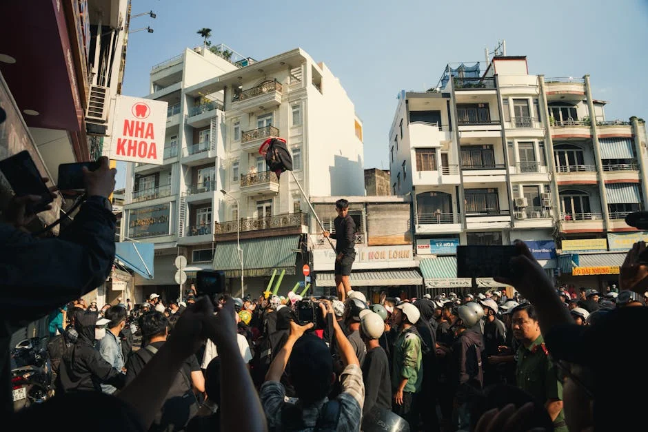 Iran Launches Airstrike on Isfahan University, Four Injured — Economy Business