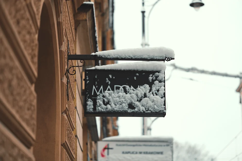 Iran Shoots Down F-15E Strike Eagle Near Hormuz — Economy Business