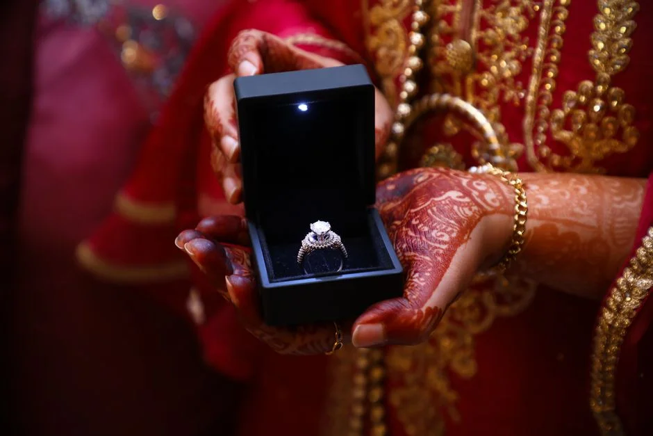 Luxury Markets Ditch Natural Gems — Sierra Leone Miners Pay the Price — Environment Nature